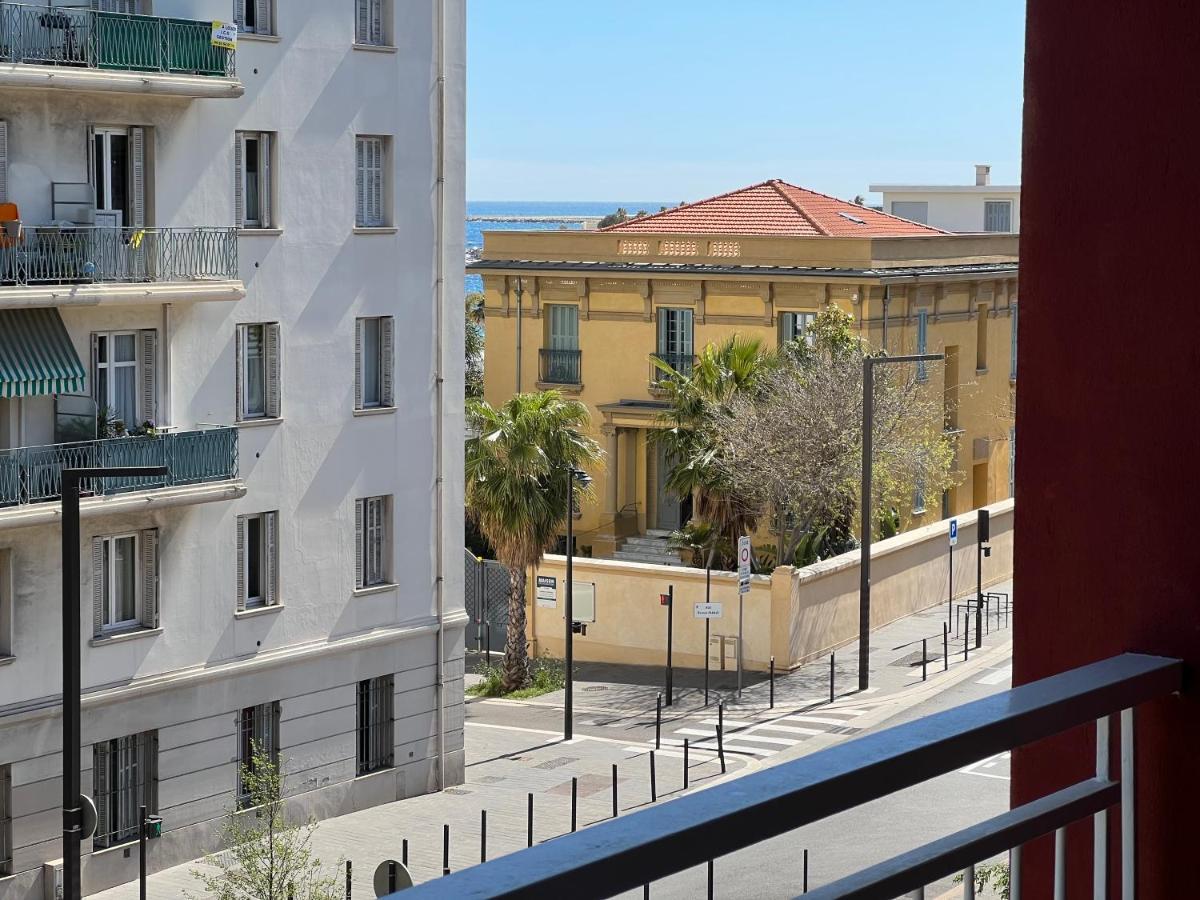 ניס Gorgeous 2 Bedrooms Holiday Apartement מראה חיצוני תמונה
