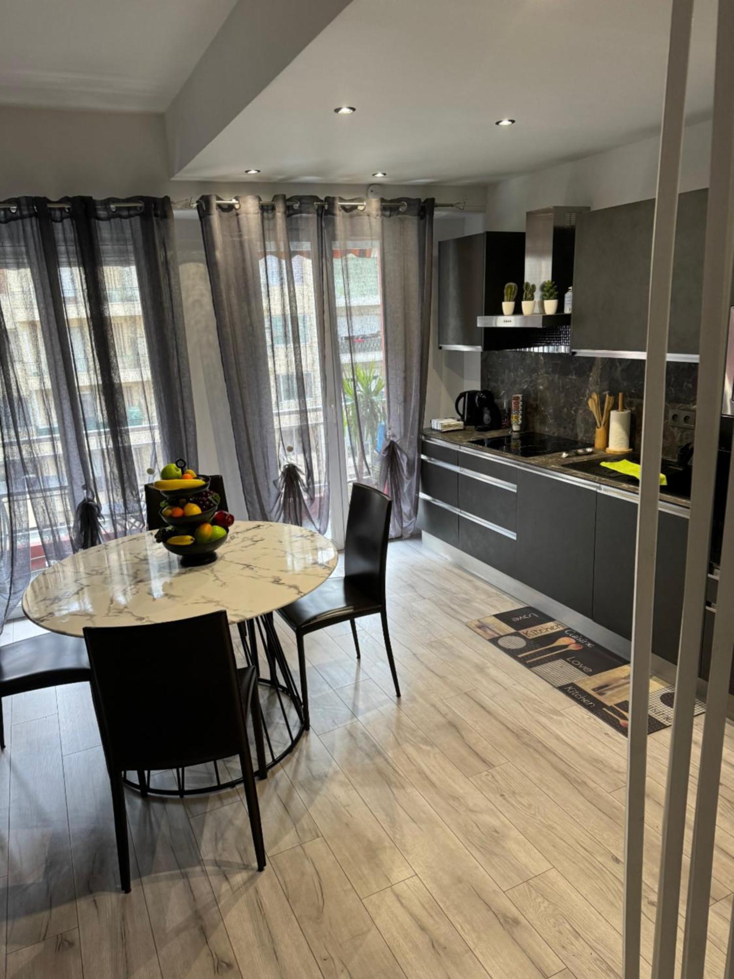 ניס Gorgeous 2 Bedrooms Holiday Apartement מראה חיצוני תמונה