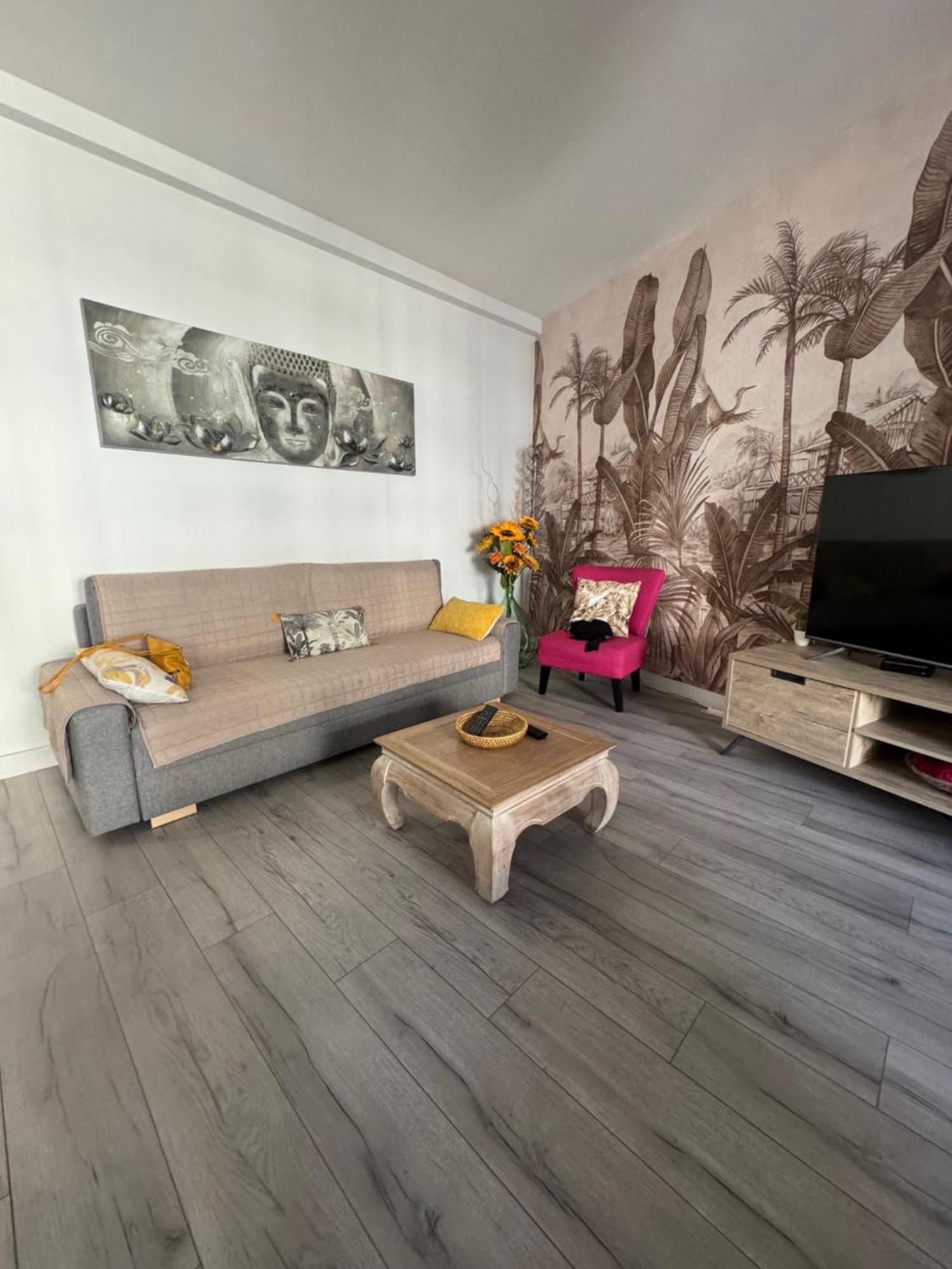 ניס Gorgeous 2 Bedrooms Holiday Apartement מראה חיצוני תמונה